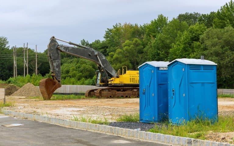 Understanding What Influences Portable Toilet Rental Costs for Construction Projects